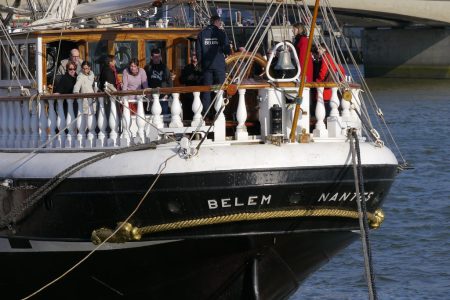 Navire BELEM avec des personnes dessus